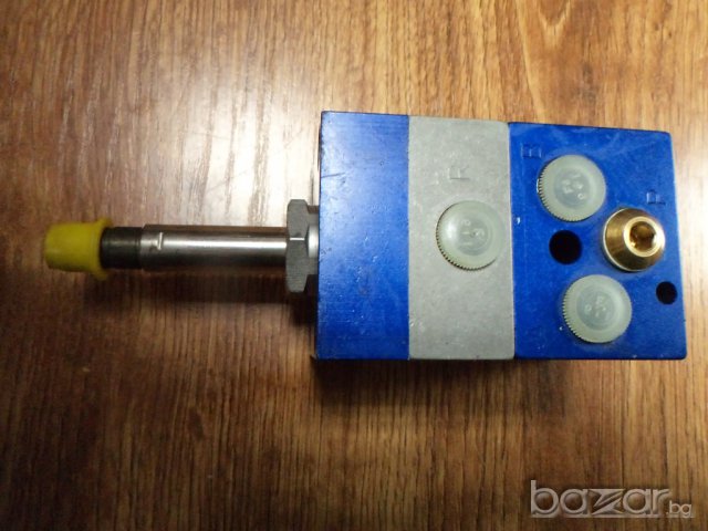 Пневматичен разпределител Festo, снимка 4 - Други машини и части - 7191960