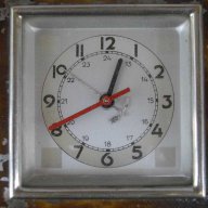 Часовник настолен касичка, снимка 3 - Други ценни предмети - 11832577