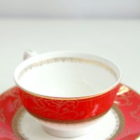 Комплект чаша с чинийка - 2 части за чай, кафе, капучино в червен цвят със златна подглазурна декора, снимка 2 - Коледни подаръци - 23782221