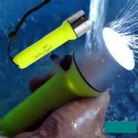 Водоустойчив LED фенер за подводни гмуркания, снимка 2 - Водни спортове - 25904211