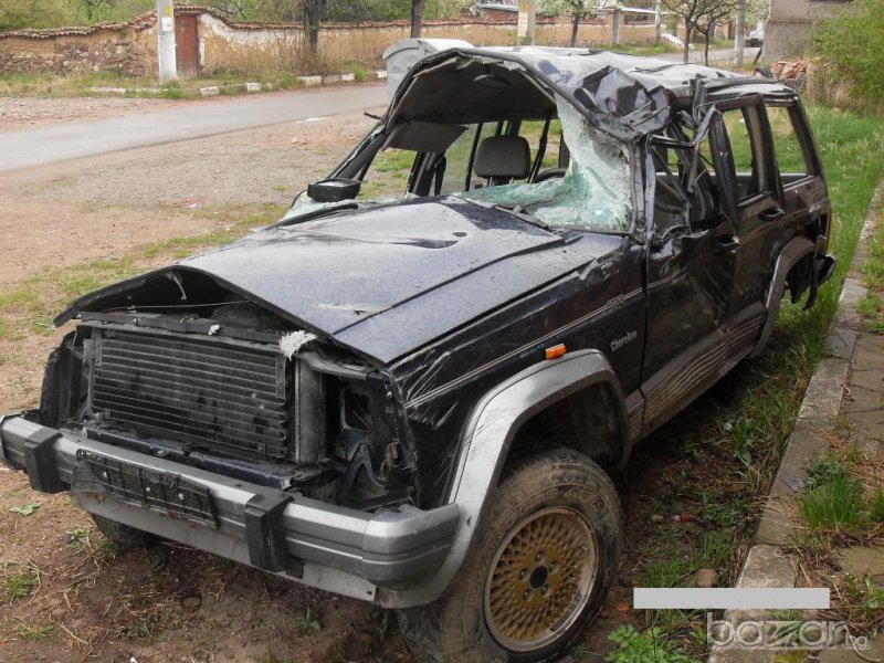Продавам на части Чероки / Cherokee 4000 бензин и 2100 дизел , снимка 1