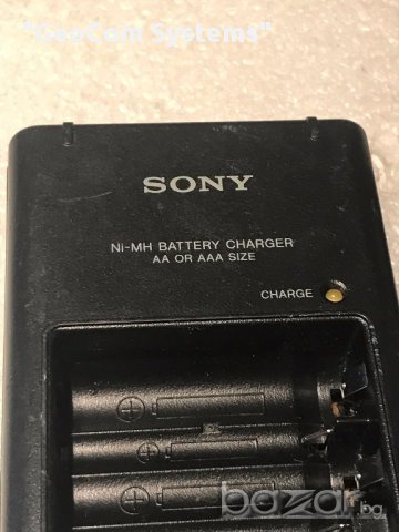 SONY зарядно BC-CS2B (2xAAA,2xAA,1,4V,400/160mAh), снимка 2 - Друга електроника - 17235450