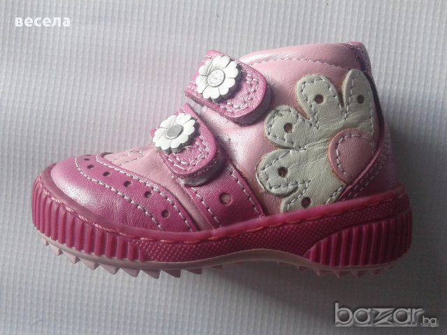 Бебешки обувки за момиче от естествена кожа с лепенки, ортопедични