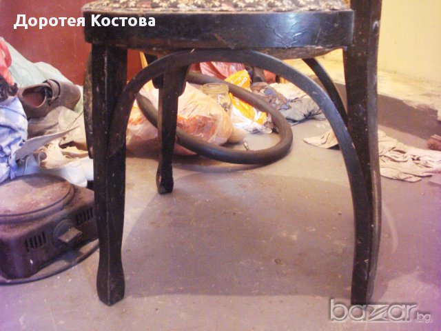 Стар дървен стол, снимка 16 - Антикварни и старинни предмети - 10403906