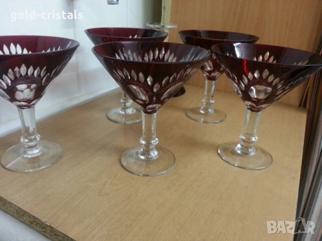 Кристални чаши гравирани червен цветен кристал, снимка 3 - Антикварни и старинни предмети - 24764568