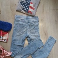 Дънки от H&M + блузка на Disney с Мики Маус, снимка 6 - Дънки - 25236031