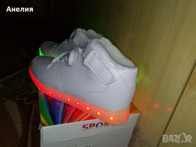 НОВИ Дамски светещи маратонки с лед светлини в подметката, снимка 5 - Маратонки - 24337724