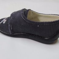 Български пантофи сиво кадифе далматинец, снимка 4 - Бебешки обувки - 17677111