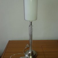 Нова Стилна лампа, снимка 1 - Настолни лампи - 23812888