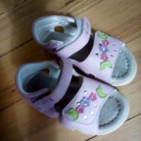 Сандали и обувки за градината, снимка 1 - Детски маратонки - 23016240
