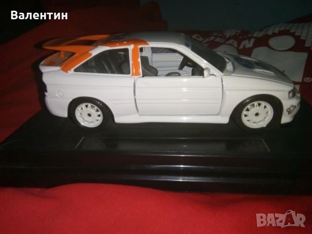 Метална количка Ford Escort - мащаб 1:24 - Burago, снимка 7 - Колекции - 22220917
