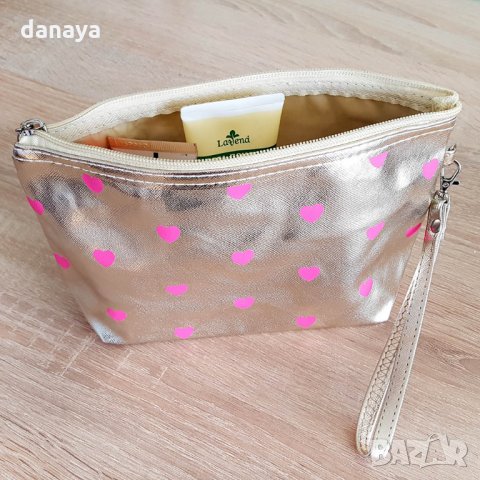 857 Дамски козметичен несесер за гримове козметична чанта златен цвят и сърца, снимка 5 - Чанти - 24979915