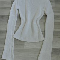 Бял пуловер , снимка 2 - Блузи с дълъг ръкав и пуловери - 19791784