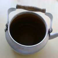 Стар алуминиев чайник, снимка 1 - Съдове за готвене - 18719584