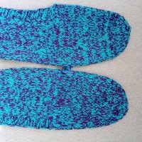 Плетени чорапи и терлици, снимка 2 - Шапки - 22917319