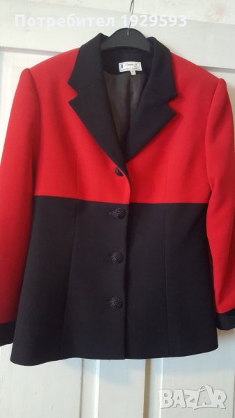 Дамски костюм номер S, снимка 1