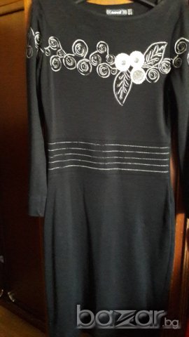 Бутикова черна рокля с бродерия цветя размер М, снимка 4 - Рокли - 17776106