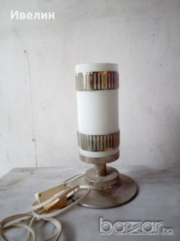 стара нощна лампа