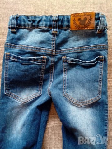 Детски слим дънки Мики Маус размер 128+подарък, снимка 2 - Детски панталони и дънки - 25468512