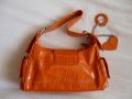 НОВА Дамска чанта Оранж с лак релеф за през рамо - Внос, снимка 8