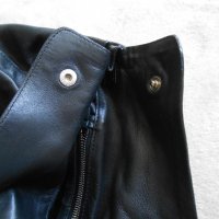 Дамска малка черна чанта   Prada 100 % кожа, снимка 5 - Чанти - 21281226