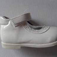 Детски обувки за момиче, лачени със стелка и  хастар от естествена кожа, ортопедични, снимка 1 - Детски маратонки - 10300654
