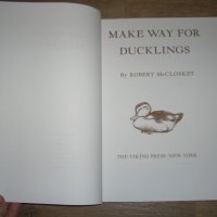 Английска книжка Make way for ducklings, снимка 3 - Детски книжки - 20852998