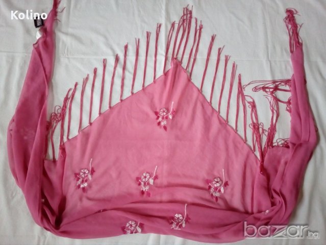 Ефирен дамски шал триъгълен, св. циклама с бяла бродерия, ”BIJOUX TERNER”, Индия, снимка 8 - Шапки - 21000349