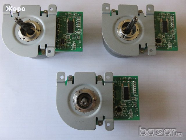 Стъпкови двигатели MITSUMI M49SP-1 и серво мотори, снимка 5 - Електродвигатели - 12839371