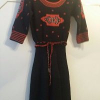 Бутикова вълнена рокля с мотиви, ръчно плетиво, снимка 1 - Рокли - 19943673