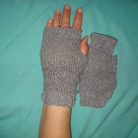 Дамски плетени шалове и ръкавици- Разпродажба, снимка 12 - Шапки - 9021669