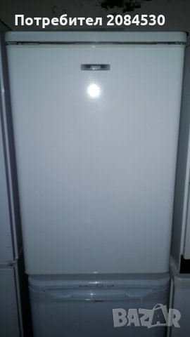 Малък хладилник Zanussi 