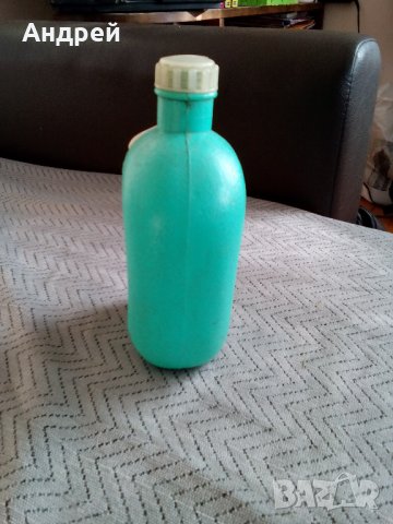 Стара пластмасова манерка, снимка 4 - Антикварни и старинни предмети - 23624474