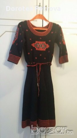Бутикова вълнена рокля с мотиви, ръчно плетиво, снимка 1 - Рокли - 19943673