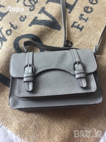 Малка сива чантичка, снимка 2 - Чанти - 22244617