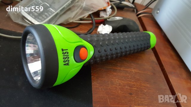 Прожектор фенер водоустойчив с три батерии от големите, снимка 1