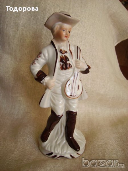Продавам порцеланова изящна порцеланов фигура, снимка 1