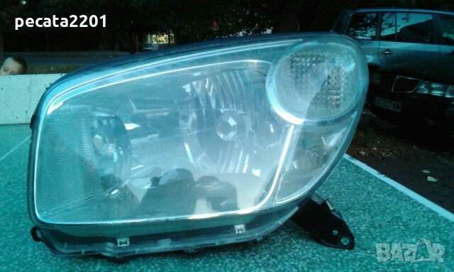 Продавам - оригинален ляв фар за Toyota RAV 4 , снимка 2 - Части - 22847153