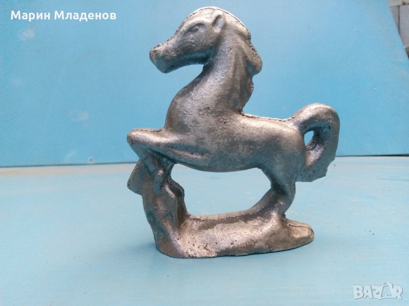 Статуетка метална-кон, снимка 1