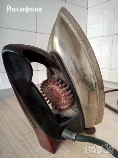 стара работеща ютия, снимка 1