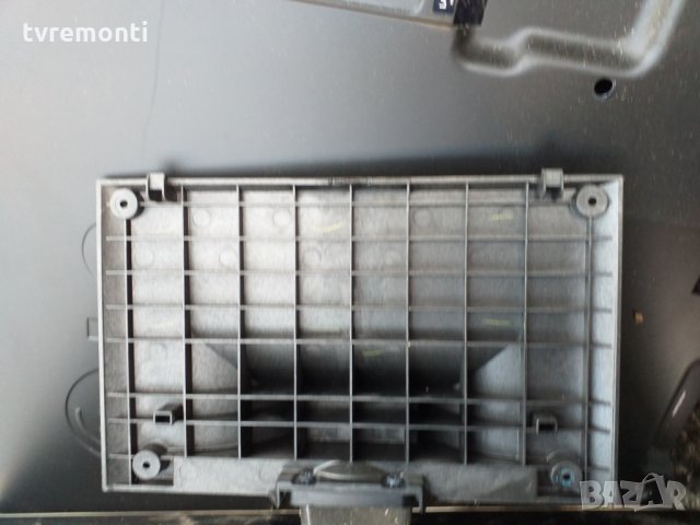 TV стойка за LG модел 47LW5500, снимка 3 - Стойки, 3D очила, аксесоари - 25210485