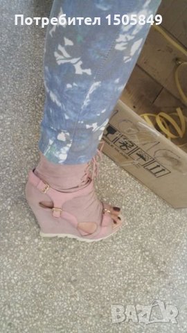 Обувки,  сандали