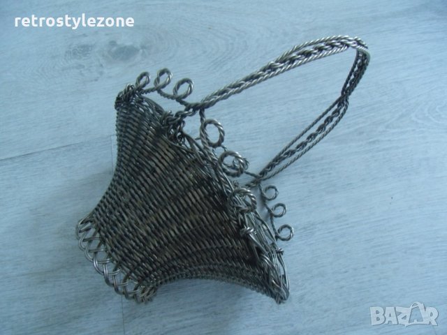 № 2521 стара малка метална кошничка  - размери 23 / 18 / 12 см, снимка 4 - Други ценни предмети - 22796385