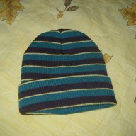 Нова шапка от Ларедут, Франция, снимка 1 - Шапки, шалове и ръкавици - 8579419