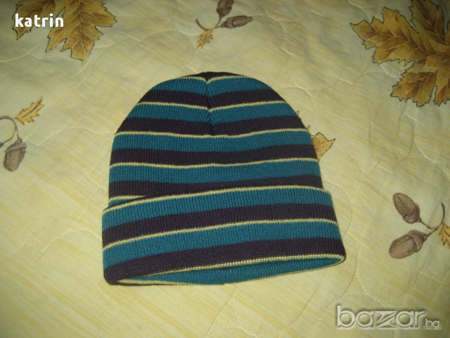 Нова шапка от Ларедут, Франция, снимка 1 - Шапки, шалове и ръкавици - 8579419