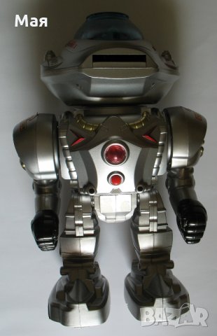 Сребрист робот - свети и говори, снимка 1 - Електрически играчки - 25453704