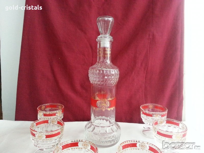 Гарафа и чаши с златни кантове  италия маркиран, снимка 1