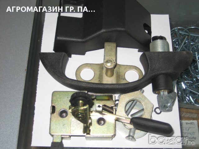 Брава за врата МТЗ -952