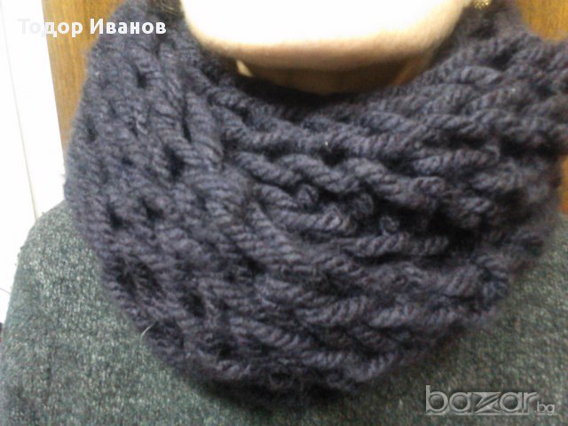 ПРОДАВАМ топличък шал за зимните дни, снимка 3 - Шапки - 16708573