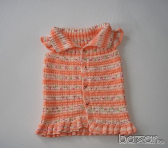 Кокетна плетена жилетка, 104 см , снимка 2 - Детски пуловери и жилетки - 16390587